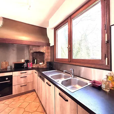 Maison D'architecte Piscine Wifi 10 Personnes Holiday home *