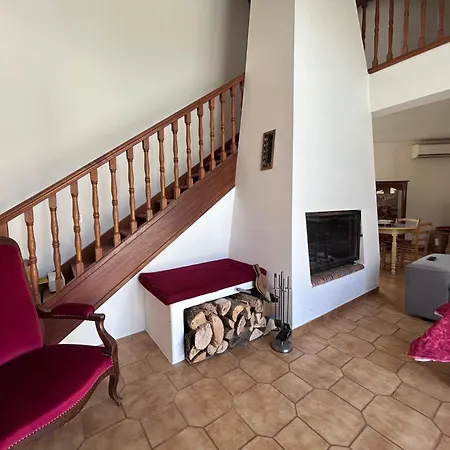 Holiday home Maison D'architecte Piscine Wifi 10 Personnes Rochefort-du-Gard