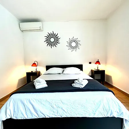 Maison D'architecte Piscine Wifi 10 Personnes Holiday home *