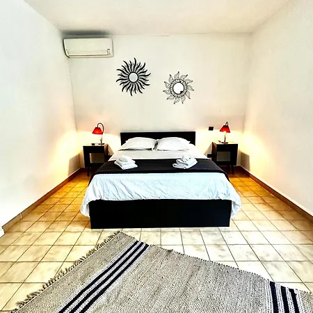 Holiday home Maison D'architecte Piscine Wifi 10 Personnes *