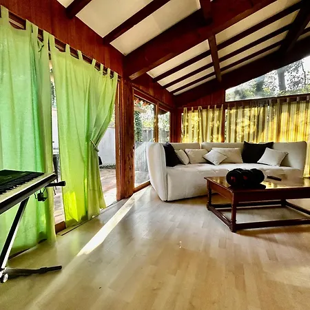 Holiday home Maison D'architecte Piscine Wifi 10 Personnes