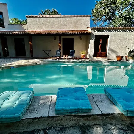 Дом отдыха Maison D'architecte Piscine Wifi 10 Personnes Рошфор-дю-Гар