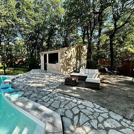 Holiday home Maison D'architecte Piscine Wifi 10 Personnes Rochefort-du-Gard