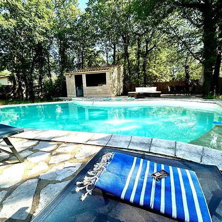 Holiday home Maison D'architecte Piscine Wifi 10 Personnes